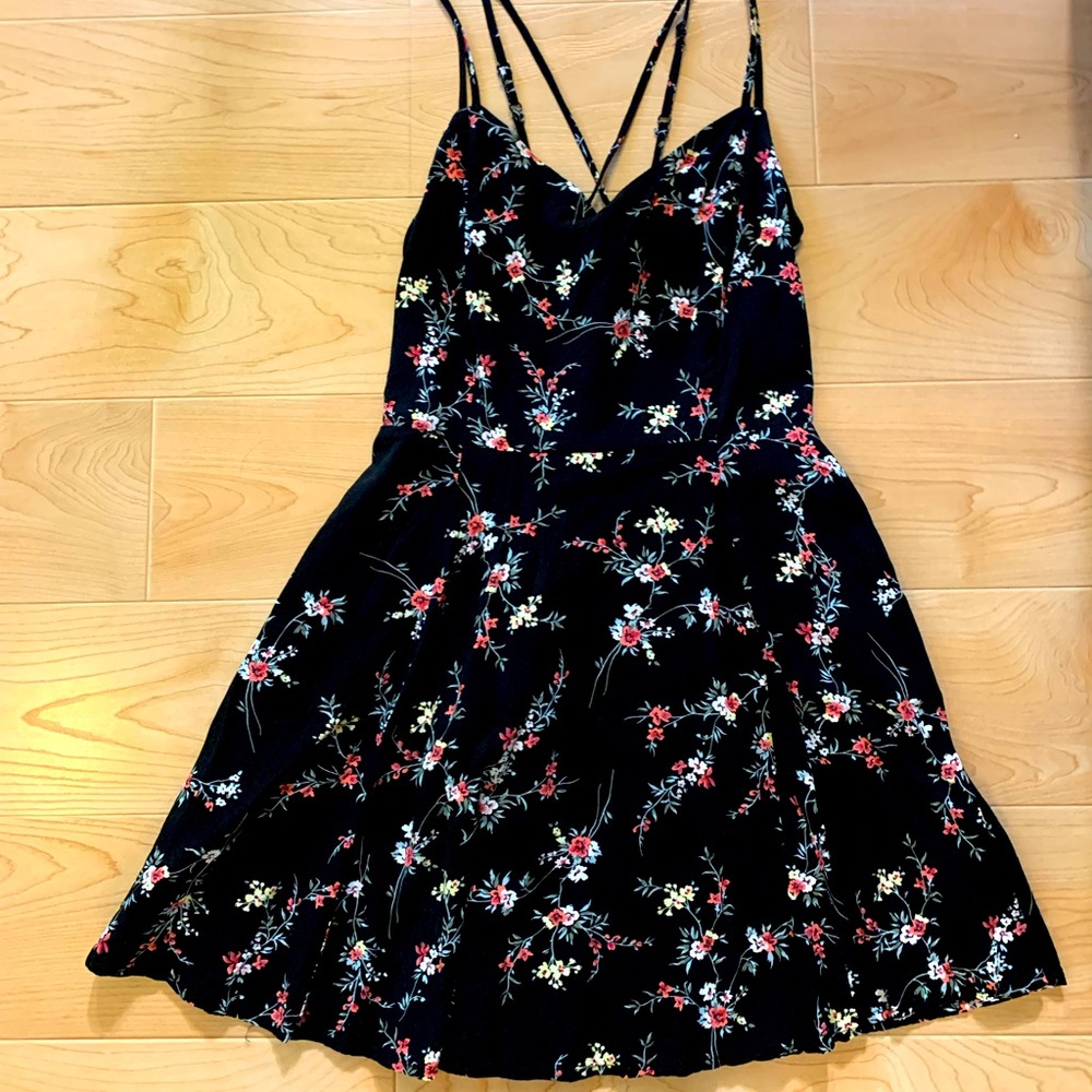 ✨HP✨ 🌺 2/$20 Garage black floral tank Dress - Picture 1 of 6